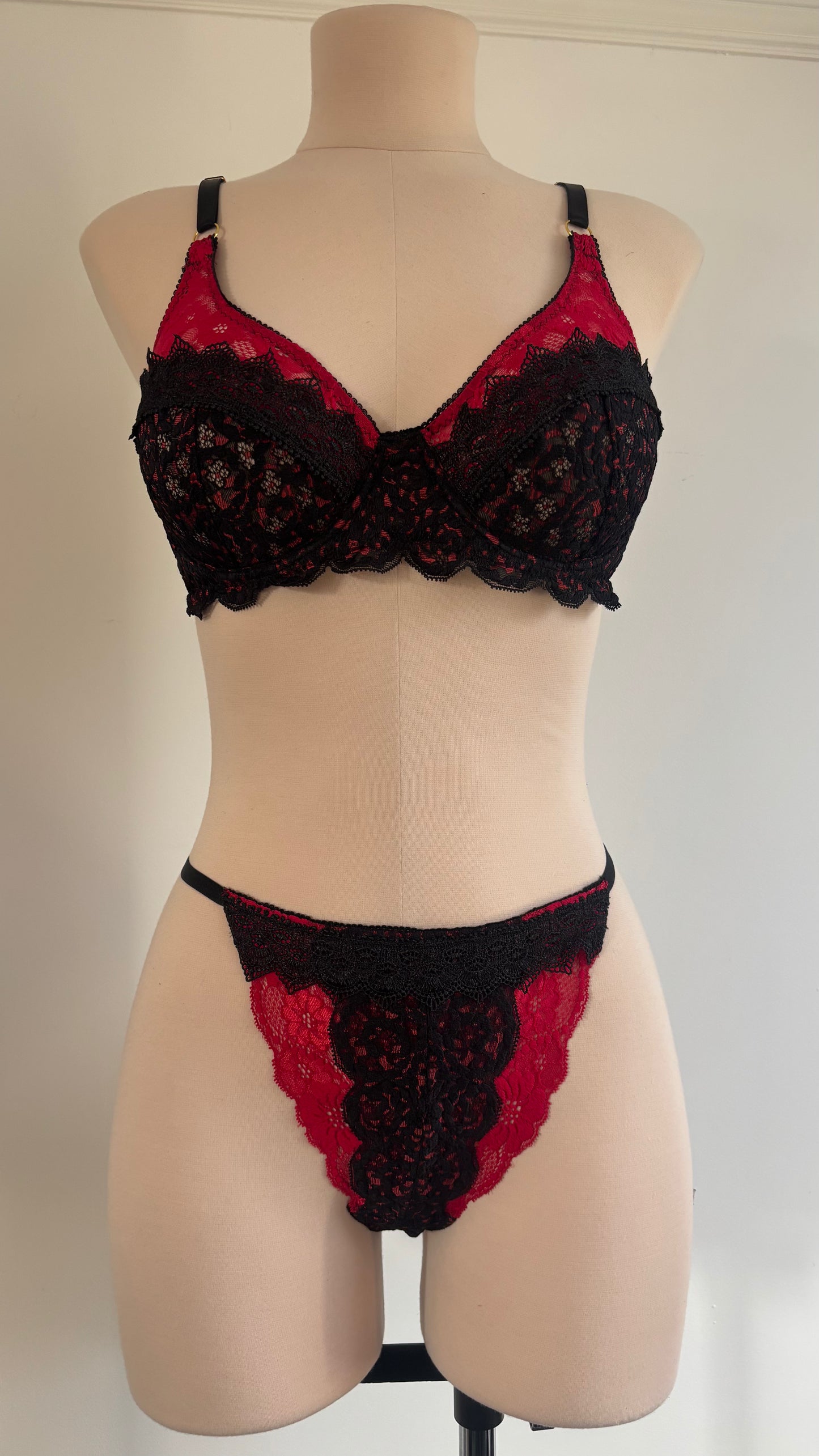 Lace Lingerie Set
