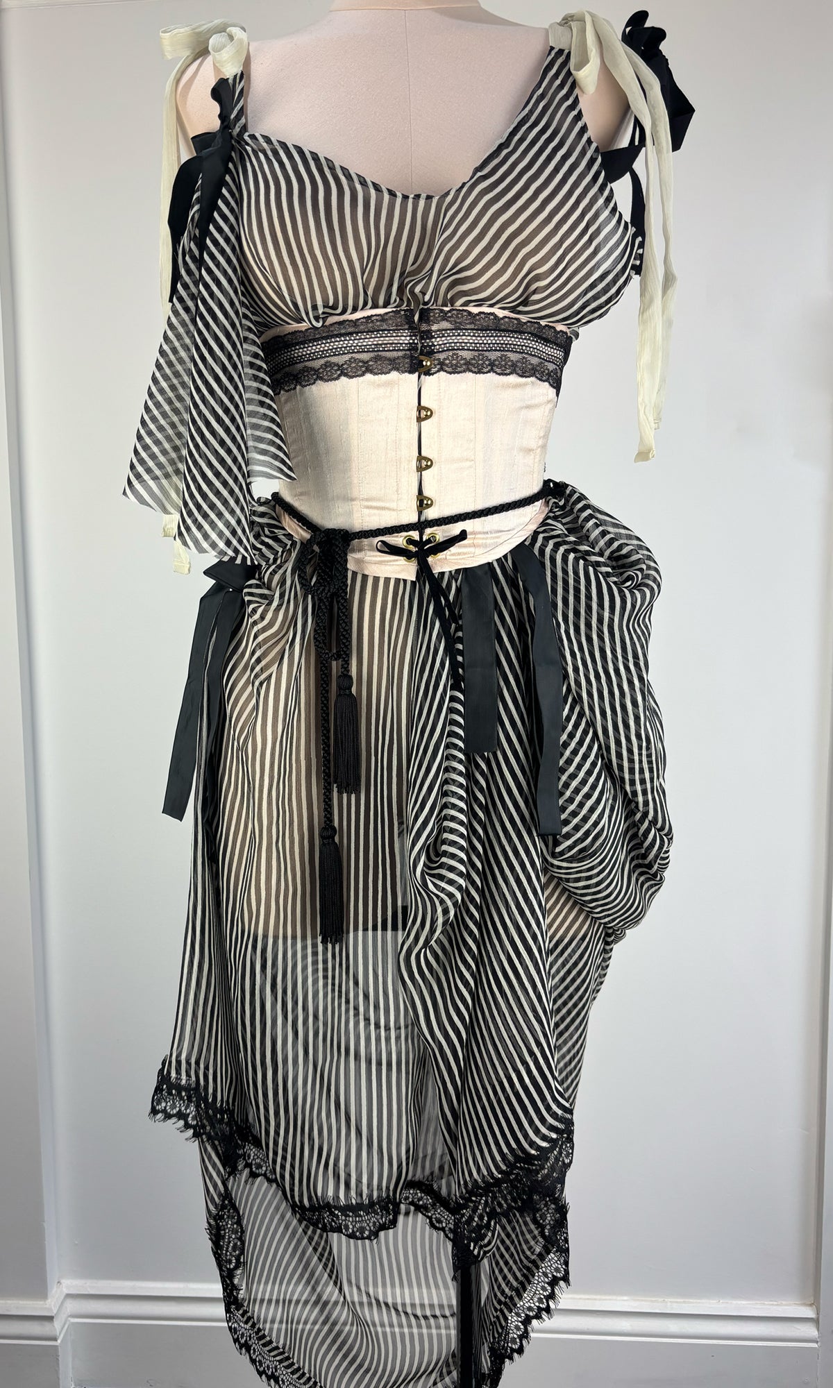 Nix Gown